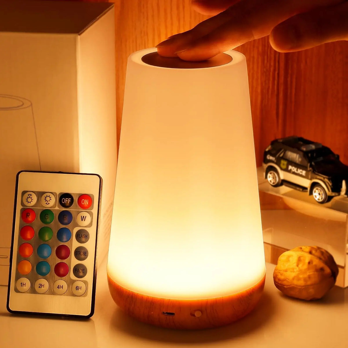 Lámpara de mesa recargable encendida