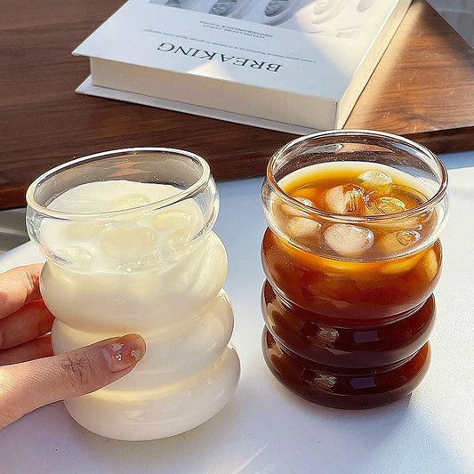 Vasos de cristal con café